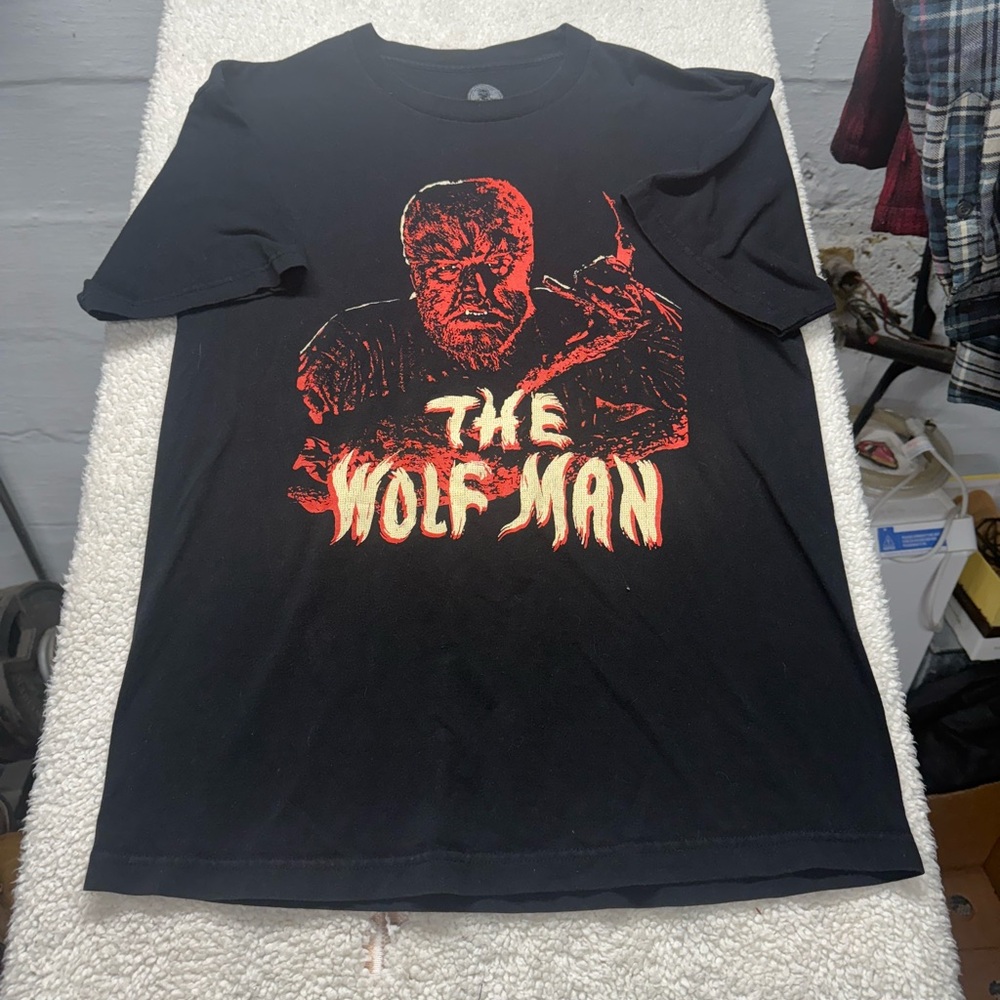 Wolf Man Graphic T-Shirt, size large